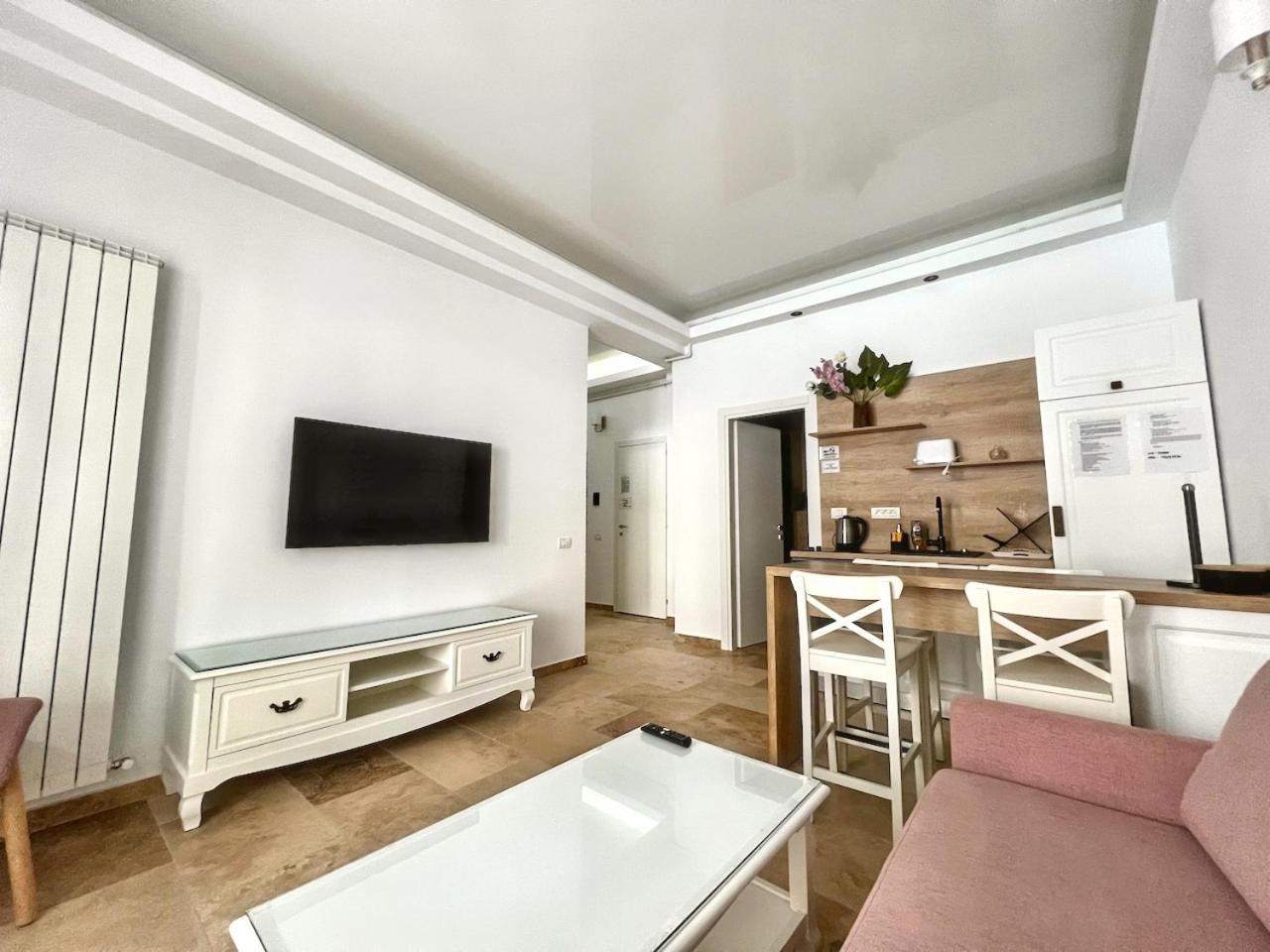 Black Sea Booking - Oana Navodari Exterior photo